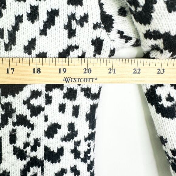 Ann Taylor Sweater Women M Black White Leopard Mock Neck Tunic Boho Cottage - Picture 6 of 7